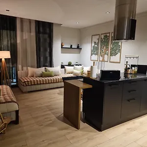 Captivating 2-bed In Tunis